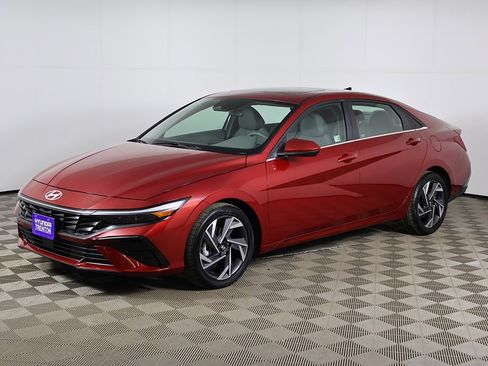 Certified 2024 Hyundai Elantra SEL w/ Convenience Package image 9