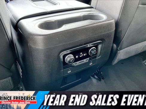 Used 2021 Chevrolet Suburban LT image 28