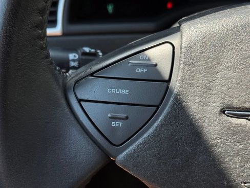 Used 2007 Chrysler Pacifica Touring FWD image 32