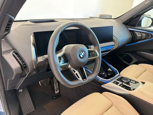 Used 2025 BMW X3 xDrive30i w/ Premium Package AWD/4WD image 4