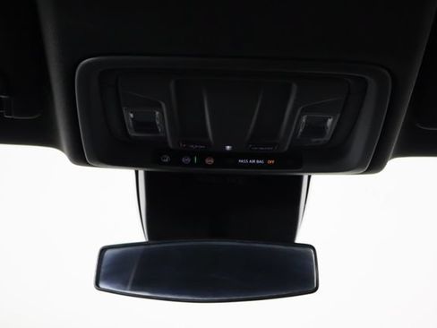 Used 2023 Chevrolet Silverado 1500 LT AWD/4WD image 23
