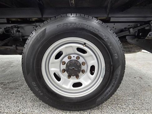 Used 2010 Ford F250 XL AWD/4WD image 30
