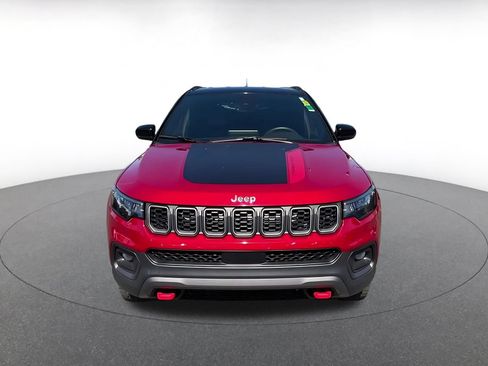Used 2025 Jeep Compass Trailhawk AWD/4WD image 4