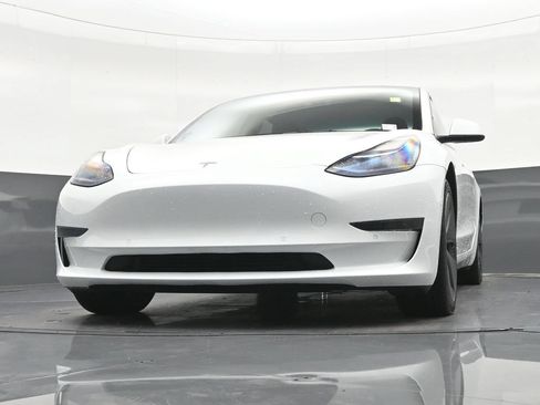 Used 2022 Tesla Model 3 Standard Range RWD image 29