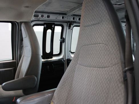 Used 2019 GMC Savana 3500 w/ Driver Convenience Package RWD image 11