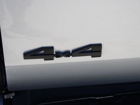 Used 2023 Toyota Tundra Platinum AWD/4WD image 9
