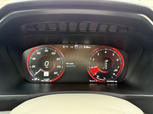 Used 2022 Volvo XC90 T5 Momentum AWD/4WD image 16
