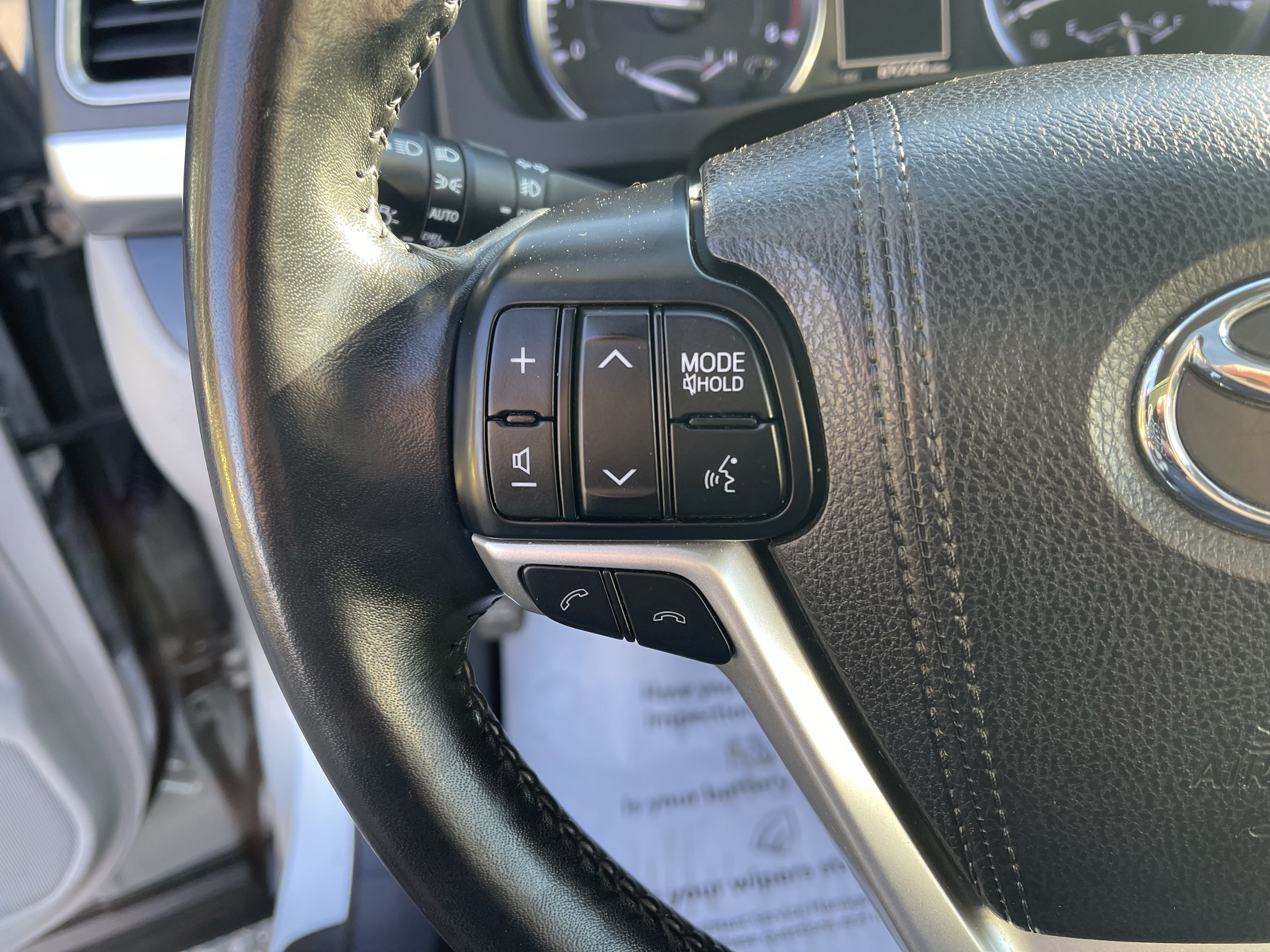 Certified 2018 Toyota Highlander XLE AWD/4WD image 24