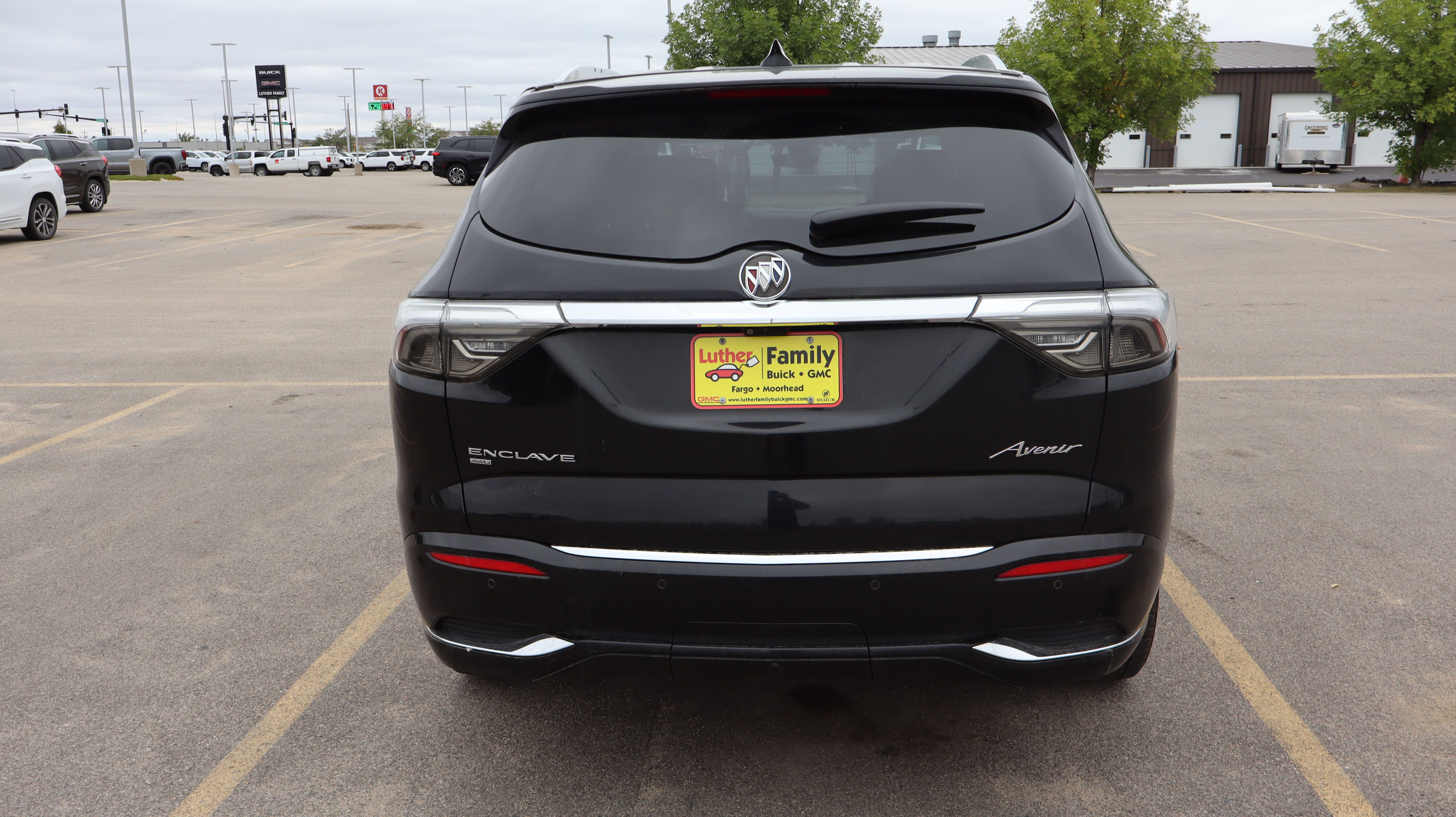 Certified 2022 Buick Enclave Avenir w/ Avenir Technology Package AWD/4WD image 5
