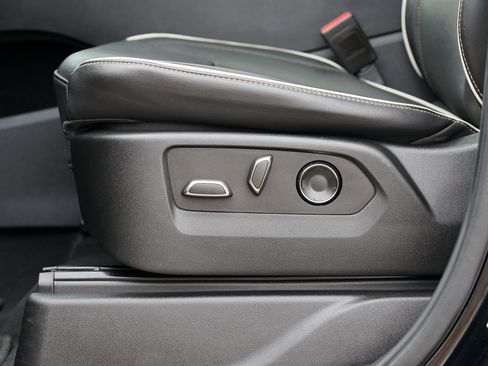 Used 2021 Cadillac Escalade ESV Sport w/ Driver Assist Tech Package image 15