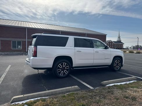 Used 2019 GMC Yukon XL SLT image 5