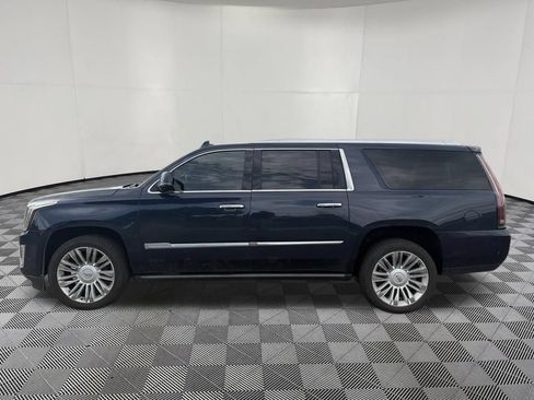 Used 2017 Cadillac Escalade ESV Platinum AWD/4WD image 4
