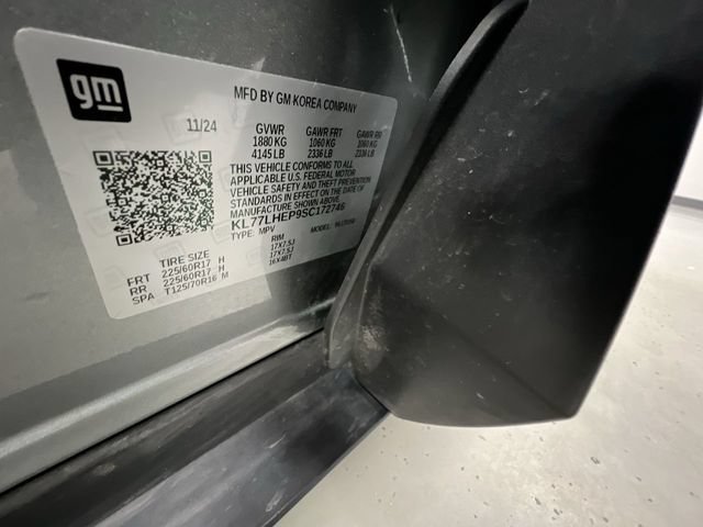 Used 2025 Chevrolet Trax LT FWD image 32