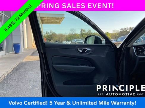 Certified 2025 Volvo XC60 B5 Core image 14