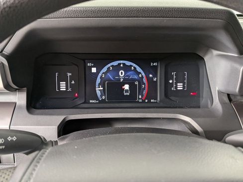 Used 2025 Toyota Tacoma SR5 AWD/4WD image 16