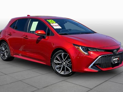 Used 2019 Toyota Corolla XSE FWD image 2