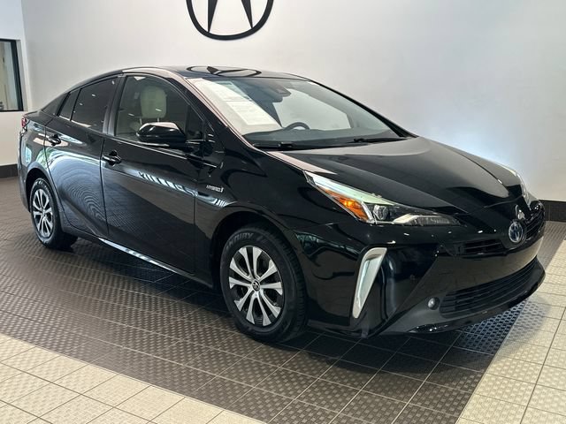 Used 2020 Toyota Prius LE AWD/4WD image 2