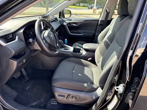 Used 2025 Toyota RAV4 XLE AWD/4WD image 14