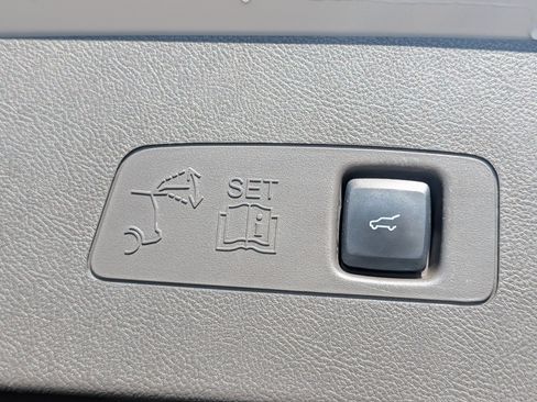 Used 2021 Lincoln Corsair Reserve image 14