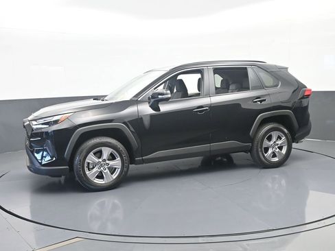 Used 2025 Toyota RAV4 XLE w/ Convenience Package FWD image 2