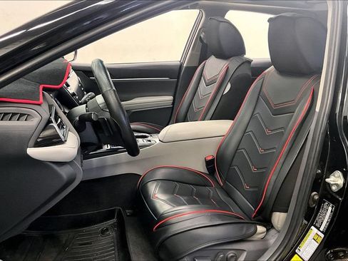 Used 2019 Toyota Camry XSE FWD image 21