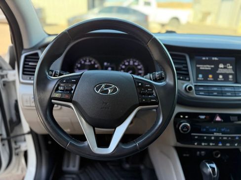 Used 2018 Hyundai Tucson Value AWD/4WD image 18