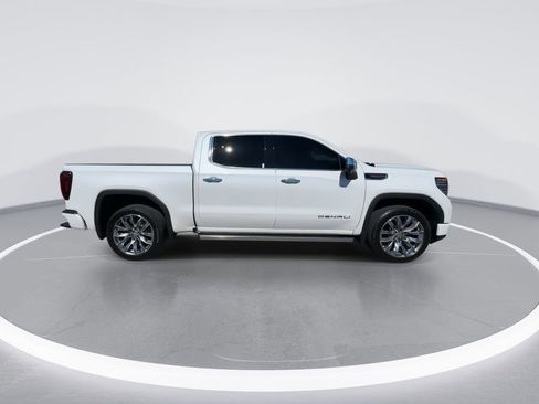Used 2024 GMC Sierra 1500 Denali image 9