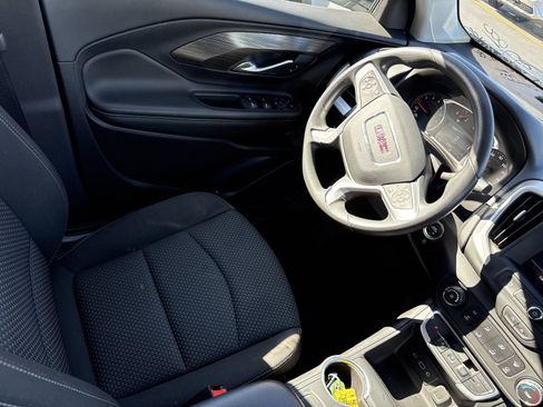Used 2024 GMC Terrain SLE image 9