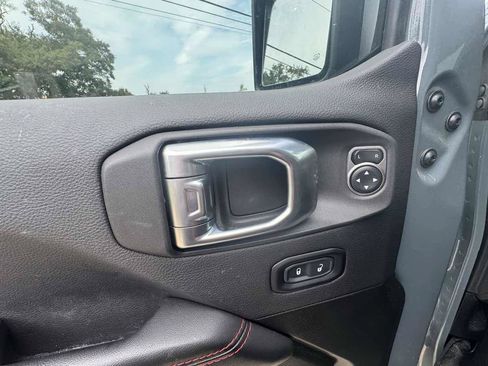Used 2024 Jeep Wrangler Unlimited Rubicon AWD/4WD image 11