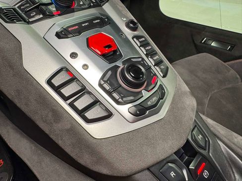 Used 2016 Lamborghini Aventador LP 700-4 image 39