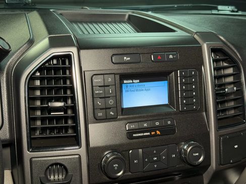 Used 2018 Ford F150 XLT image 38