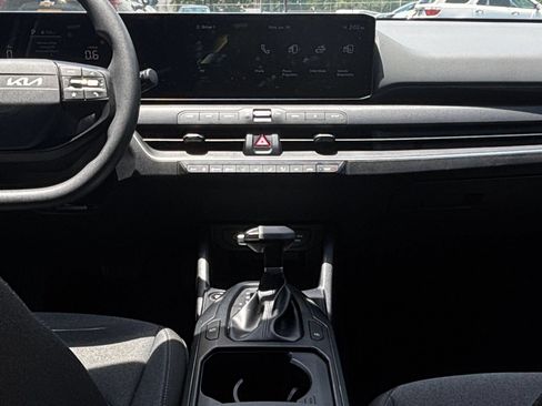 Used 2025 Kia K4 FWD image 17