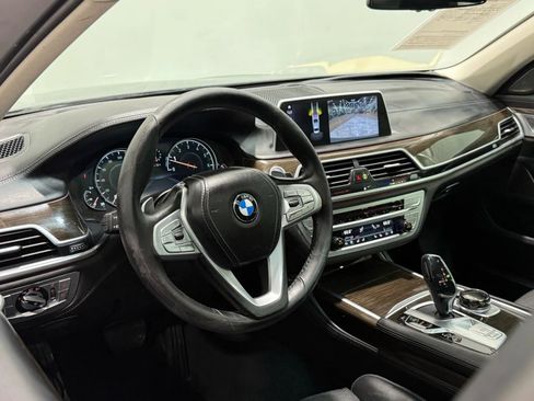 Used 2018 BMW 740i xDrive image 14