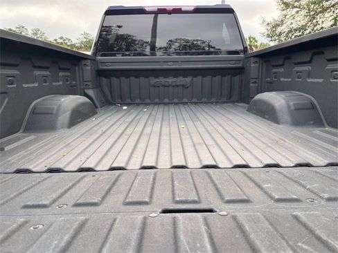 Used 2024 GMC Sierra 2500 AT4 image 17