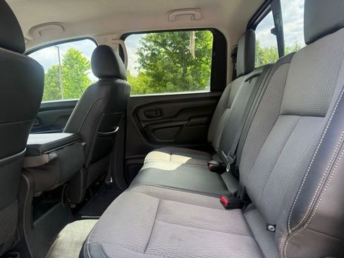 Used 2017 Nissan Titan 4x4 Crew Cab image 14