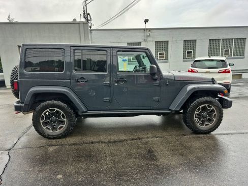 Used 2016 Jeep Wrangler Unlimited Rubicon AWD/4WD image 8