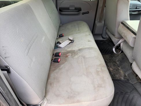 Used 2005 Ford F250 XL image 19