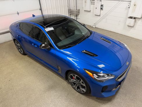 Used 2018 Kia Stinger GT2 AWD/4WD image 27