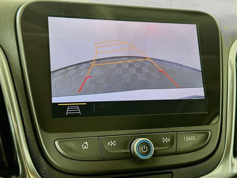 Used 2019 Chevrolet Equinox LT AWD/4WD image 14