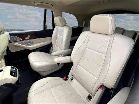 Used 2020 Mercedes-Benz GLS 450 4MATIC image 22
