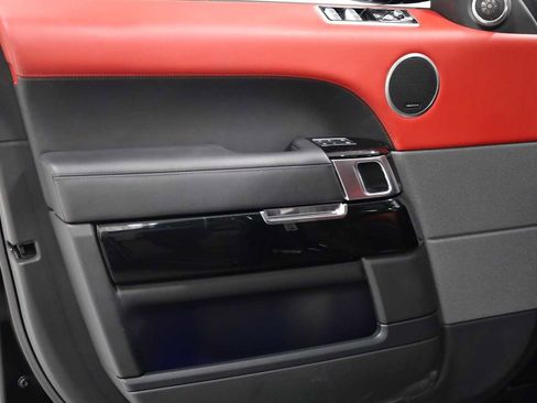 Used 2022 Land Rover Range Rover Sport HST image 16
