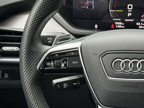 Used 2022 Audi e-tron GT Prestige AWD/4WD image 22