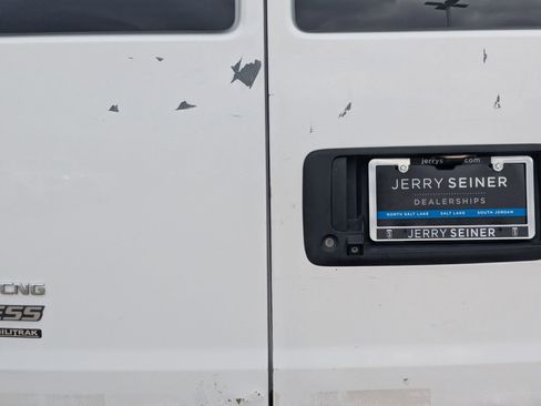 Used 2014 Chevrolet Express 2500 w/ Cold Climate Package image 13