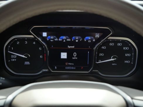 Used 2021 GMC Yukon Denali w/ Denali Premium Package image 20