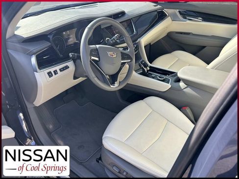 Used 2025 Cadillac XT6 Premium Luxury w/ Technology Package FWD image 16