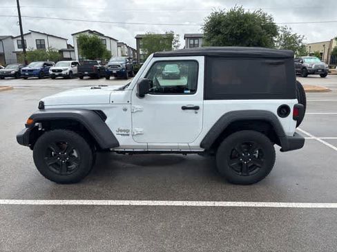 Used 2020 Jeep Wrangler Sport AWD/4WD image 2