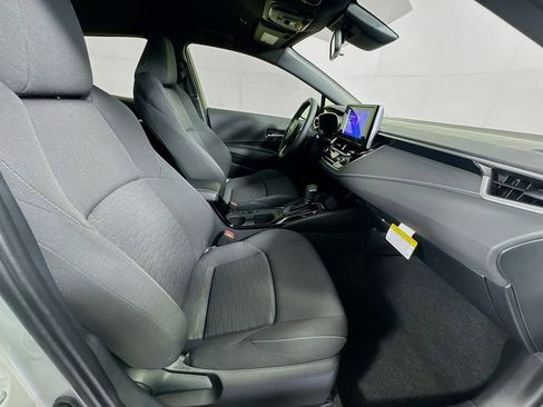 Used 2025 Toyota Corolla SE image 32