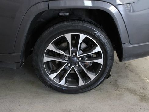 Used 2022 Jeep Grand Cherokee L Overland AWD/4WD image 36