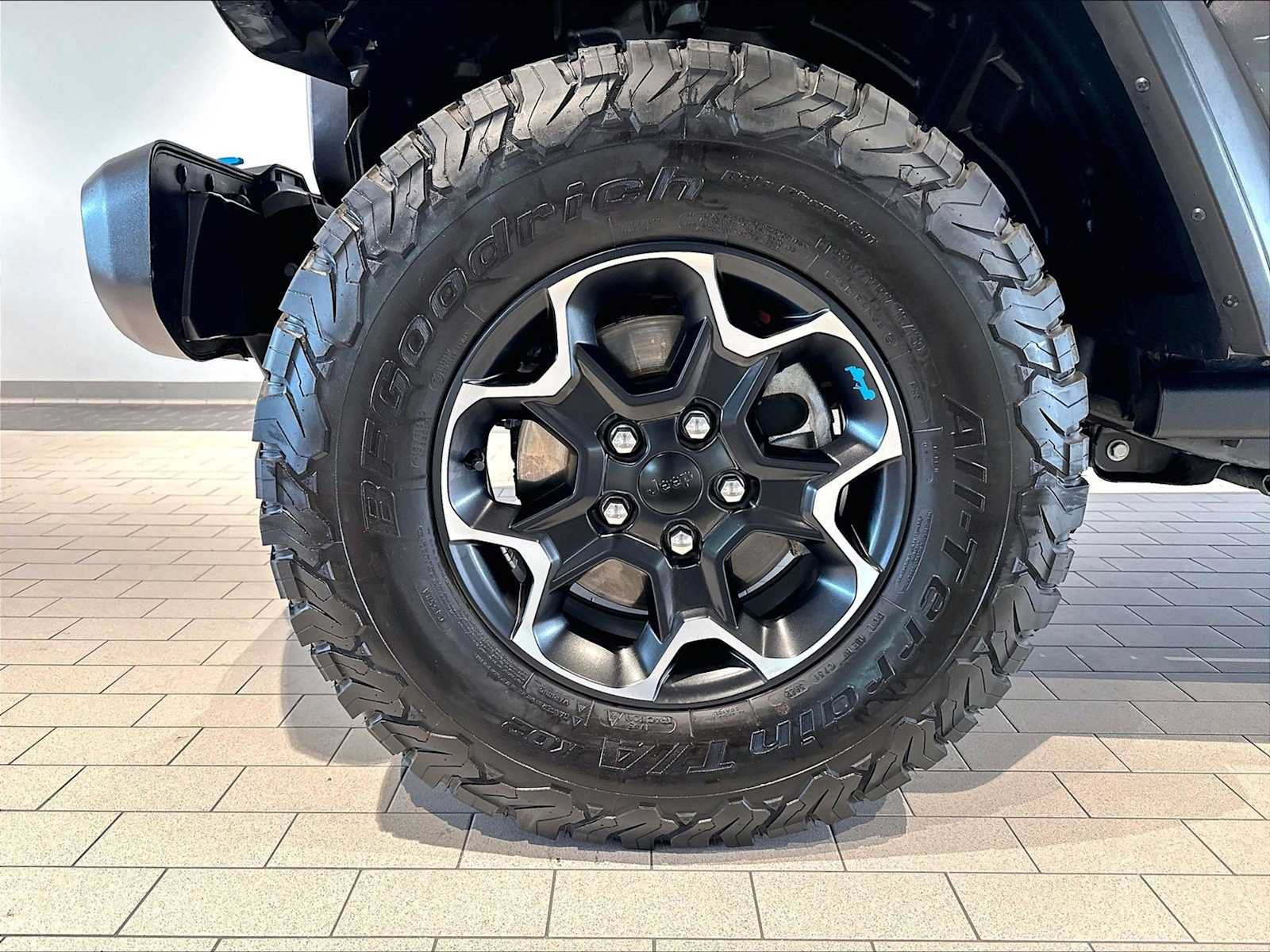 Used 2023 Jeep Wrangler Unlimited Rubicon 4xe w/ Cold Weather Group AWD/4WD image 14