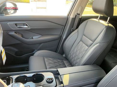 New 2026 Nissan Rogue Platinum AWD/4WD image 35